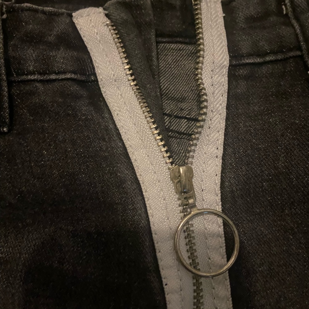 Grey Jeans - Picture 3 of 5